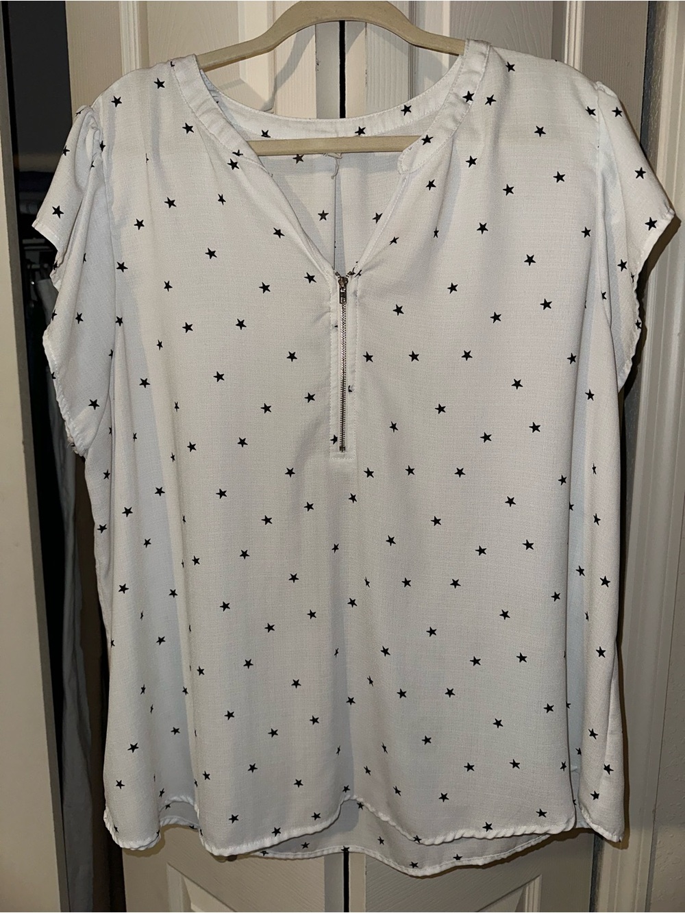 Star-Print White Half-Zip Short Sleeve Blouse